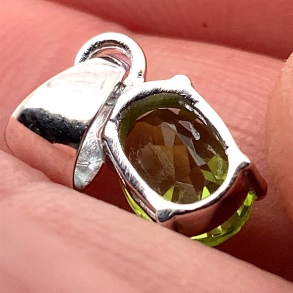 Peridot 1.38ct Rhodium Finish Solid 925 Sterling Silver Pendant - Picture 3 of 7